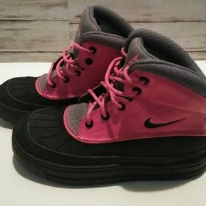 Nike ACG boots